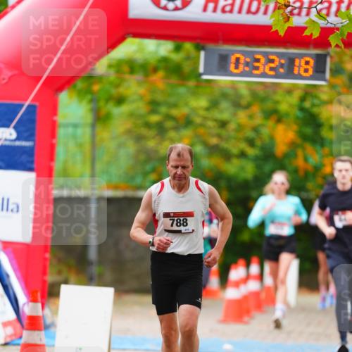 11.10.2026 - Bramfelder Halbmarathon 2026 LAZAROV Photography http://msf.ph/oto/10840976 11.10.2026 10:02:16 Laufen 788, 245, 0, 32, 18 meine-sportfotos.de
