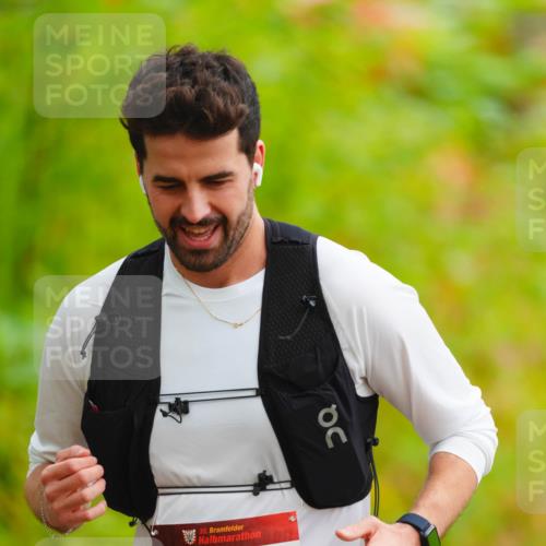 11.10.2026 - Bramfelder Halbmarathon 2026 LAZAROV Photography http://msf.ph/oto/10841127 11.10.2026 10:04:17 Laufen 35, 769, 06 meine-sportfotos.de