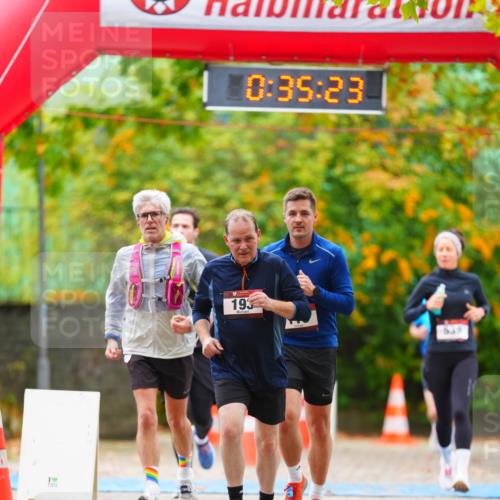11.10.2026 - Bramfelder Halbmarathon 2026 LAZAROV Photography http://msf.ph/oto/10841245 11.10.2026 10:05:21 Laufen 1, 0, 35, 23, 193, 539 meine-sportfotos.de