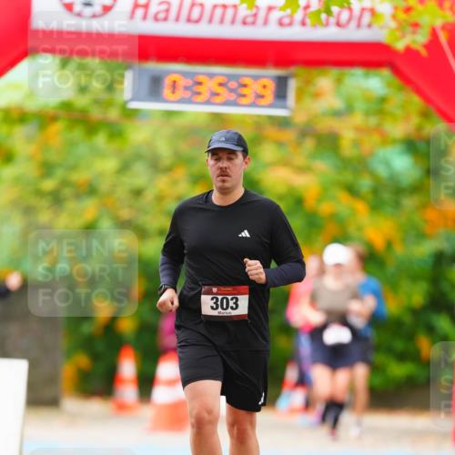 11.10.2026 - Bramfelder Halbmarathon 2026 LAZAROV Photography http://msf.ph/oto/10841266 11.10.2026 10:05:37 Laufen 0, 35, 39, 303 meine-sportfotos.de