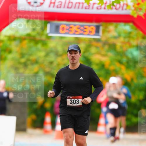 11.10.2026 - Bramfelder Halbmarathon 2026 LAZAROV Photography http://msf.ph/oto/10841267 11.10.2026 10:05:37 Laufen 0, 35, 39, 303 meine-sportfotos.de
