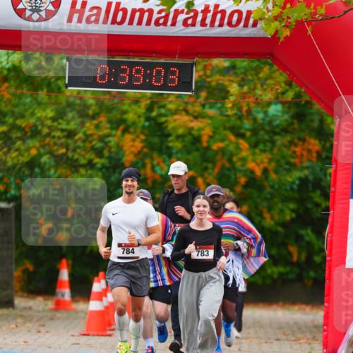 11.10.2026 - Bramfelder Halbmarathon 2026 LAZAROV Photography http://msf.ph/oto/10841464 11.10.2026 10:09:01 Laufen 0, 39, 03, 784, 783 meine-sportfotos.de