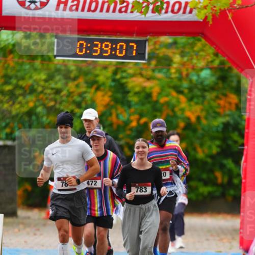 11.10.2026 - Bramfelder Halbmarathon 2026 LAZAROV Photography http://msf.ph/oto/10841472 11.10.2026 10:09:05 Laufen 0, 39, 07, 78, 472, 783, 0 meine-sportfotos.de