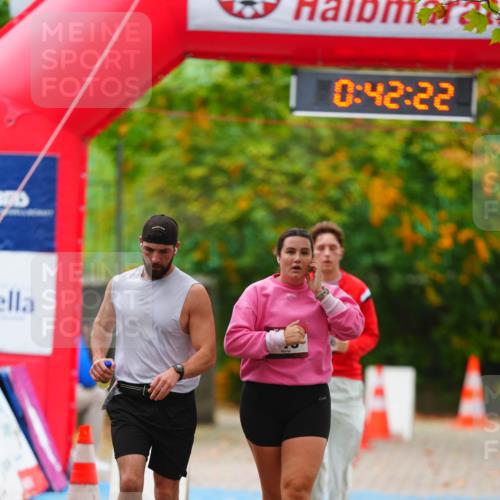 11.10.2026 - Bramfelder Halbmarathon 2026 LAZAROV Photography http://msf.ph/oto/10841688 11.10.2026 10:12:20 Laufen 0, 42, 22 meine-sportfotos.de
