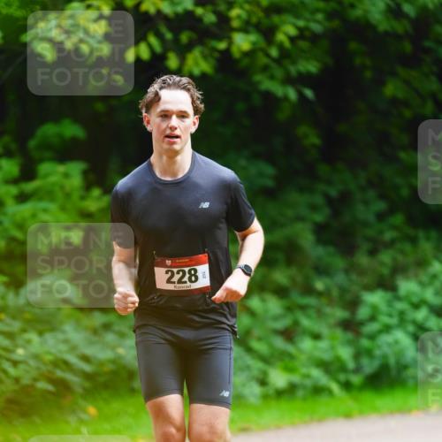 11.10.2026 - Bramfelder Halbmarathon 2026 LAZAROV Photography http://msf.ph/oto/10844228 11.10.2026 10:58:10 Laufen 228 meine-sportfotos.de