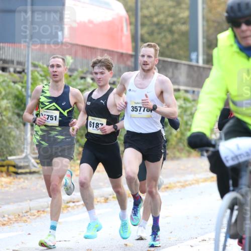 25.10.2026 - hella hamburg halbmarathon Jannik Wohlers http://msf.ph/oto/10847924 25.10.2026 10:10:54 Lombardsbrücke 20, 23, 16804, 31, 34074, 34751, 35778, 46, 6187 meine-sportfotos.de