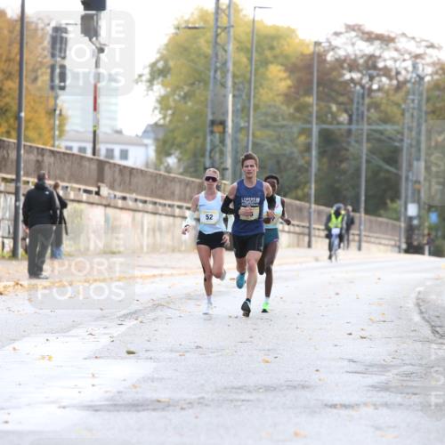 25.10.2026 - hella hamburg halbmarathon Jannik Wohlers http://msf.ph/oto/10847931 25.10.2026 10:11:08 Lombardsbrücke  meine-sportfotos.de