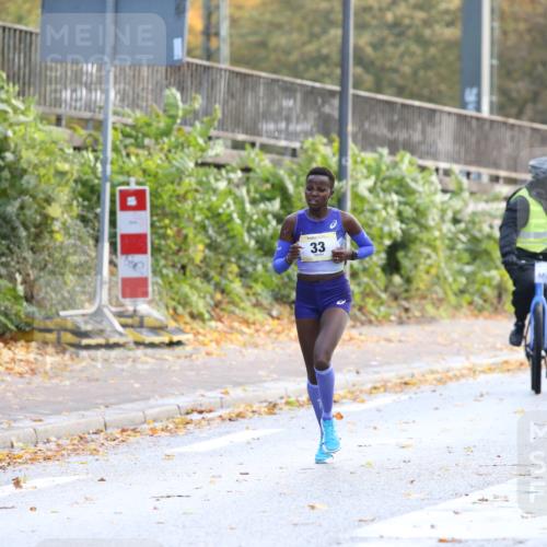 25.10.2026 - hella hamburg halbmarathon Jannik Wohlers http://msf.ph/oto/10847939 25.10.2026 10:11:28 Lombardsbrücke 33 meine-sportfotos.de