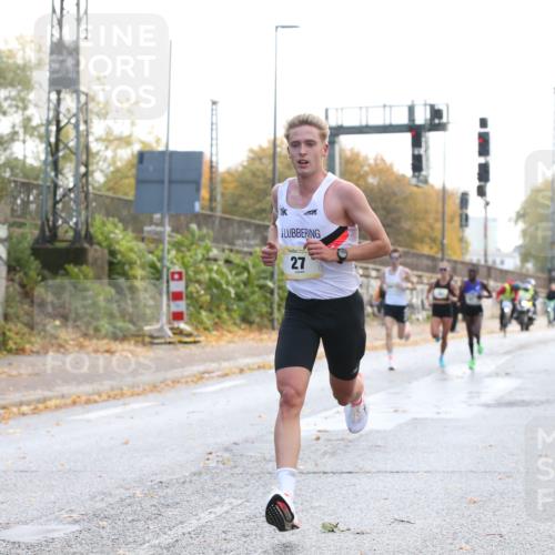 25.10.2026 - hella hamburg halbmarathon Jannik Wohlers http://msf.ph/oto/10847947 25.10.2026 10:11:37 Lombardsbrücke 27 meine-sportfotos.de
