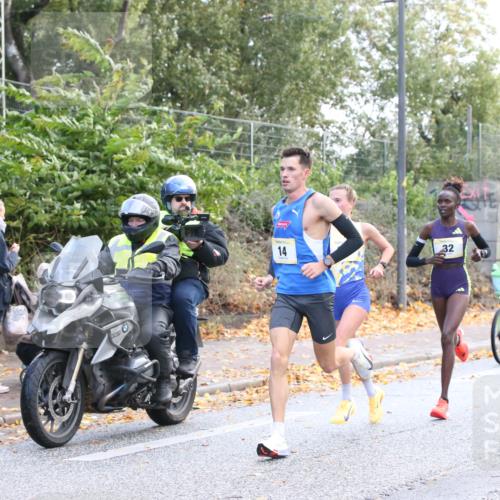 25.10.2026 - hella hamburg halbmarathon Jannik Wohlers http://msf.ph/oto/10847959 25.10.2026 10:11:50 Lombardsbrücke 14, 34, 32 meine-sportfotos.de
