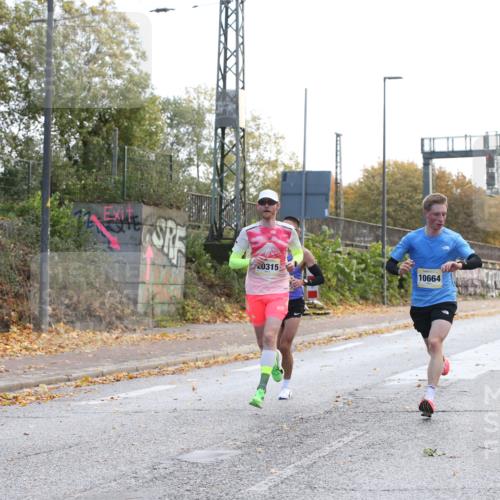 25.10.2026 - hella hamburg halbmarathon Jannik Wohlers http://msf.ph/oto/10847979 25.10.2026 10:13:11 Lombardsbrücke 10664, 20315, 9319 meine-sportfotos.de