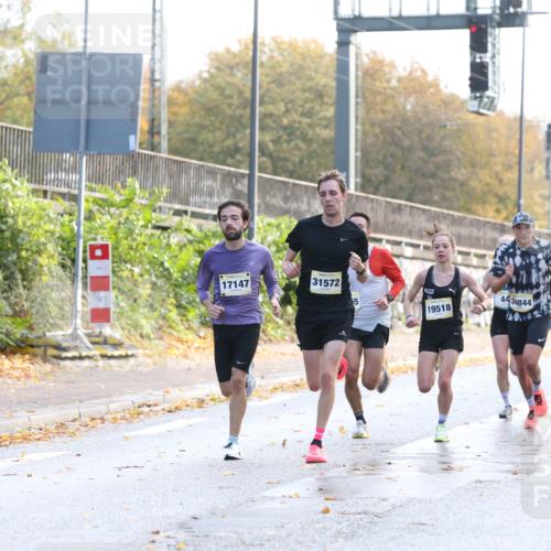 25.10.2026 - hella hamburg halbmarathon Jannik Wohlers http://msf.ph/oto/10848055 25.10.2026 10:14:06 Lombardsbrücke 43, 51, 42, 31572, 13655, 17147, 19518 meine-sportfotos.de