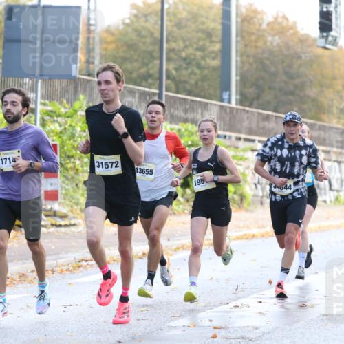 25.10.2026 - hella hamburg halbmarathon Jannik Wohlers http://msf.ph/oto/10848059 25.10.2026 10:14:07 Lombardsbrücke 42, 31572, 13655, 17147, 19518, 34844, 44 meine-sportfotos.de