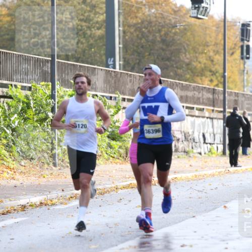 25.10.2026 - hella hamburg halbmarathon Jannik Wohlers http://msf.ph/oto/10848091 25.10.2026 10:14:22 Lombardsbrücke 30471, 34723, 35120, 38, 36396 meine-sportfotos.de
