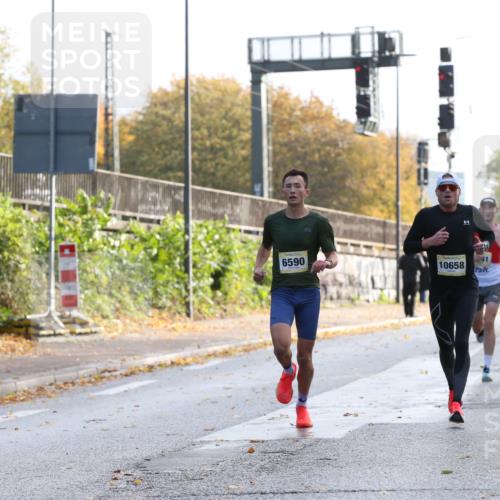 25.10.2026 - hella hamburg halbmarathon Jannik Wohlers http://msf.ph/oto/10848133 25.10.2026 10:14:45 Lombardsbrücke 10658, 6590 meine-sportfotos.de