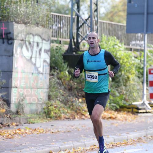25.10.2026 - hella hamburg halbmarathon Jannik Wohlers http://msf.ph/oto/10848167 25.10.2026 10:15:05 Lombardsbrücke 35254, 31330, 9804, 13398 meine-sportfotos.de