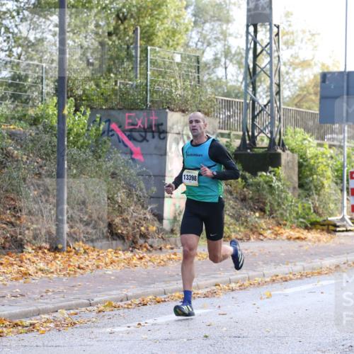 25.10.2026 - hella hamburg halbmarathon Jannik Wohlers http://msf.ph/oto/10848169 25.10.2026 10:15:06 Lombardsbrücke 13398, 36367 meine-sportfotos.de