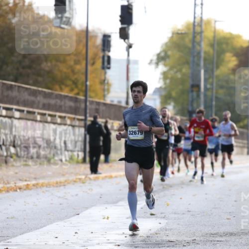 25.10.2026 - hella hamburg halbmarathon Jannik Wohlers http://msf.ph/oto/10848246 25.10.2026 10:15:29 Lombardsbrücke 10760, 10985, 3745, 21386, 32091, 18941, 32679 meine-sportfotos.de