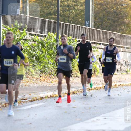 25.10.2026 - hella hamburg halbmarathon Jannik Wohlers http://msf.ph/oto/10848326 25.10.2026 10:16:05 Lombardsbrücke 5288 meine-sportfotos.de