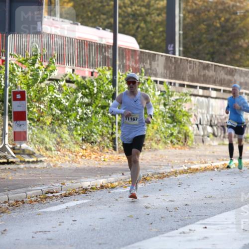 25.10.2026 - hella hamburg halbmarathon Jannik Wohlers http://msf.ph/oto/10848350 25.10.2026 10:16:10 Lombardsbrücke 5288, 35023, 9582, 33230, 31468, 24696, 10912 meine-sportfotos.de