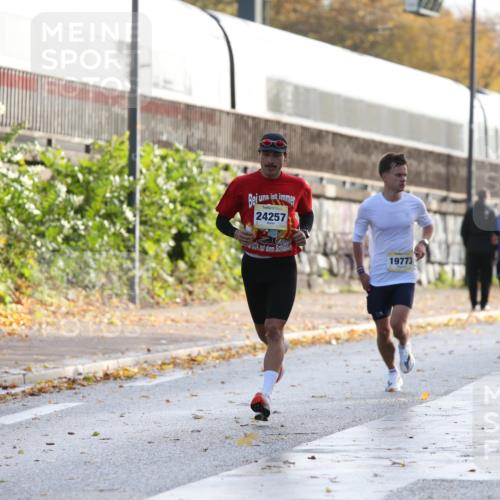 25.10.2026 - hella hamburg halbmarathon Jannik Wohlers http://msf.ph/oto/10848425 25.10.2026 10:16:35 Lombardsbrücke 36317 meine-sportfotos.de