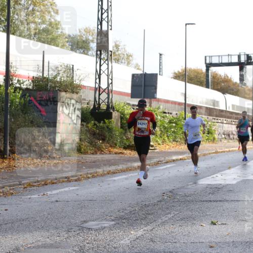 25.10.2026 - hella hamburg halbmarathon Jannik Wohlers http://msf.ph/oto/10848433 25.10.2026 10:16:37 Lombardsbrücke 19773 meine-sportfotos.de