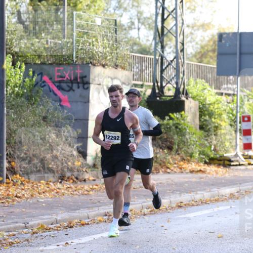 25.10.2026 - hella hamburg halbmarathon Jannik Wohlers http://msf.ph/oto/10848552 25.10.2026 10:17:23 Lombardsbrücke 35458, 35301, 35096, 32845, 35439, 3296, 12292, 34853 meine-sportfotos.de