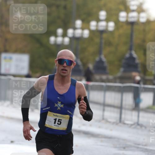 25.10.2026 - hella hamburg halbmarathon Antke Förster http://msf.ph/oto/10856012 25.10.2026 10:08:18 Lombardsbrücke 15 meine-sportfotos.de