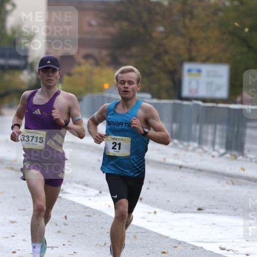 25.10.2026 - hella hamburg halbmarathon Antke Förster http://msf.ph/oto/10856032 25.10.2026 10:09:25 Lombardsbrücke 21, 33715 meine-sportfotos.de