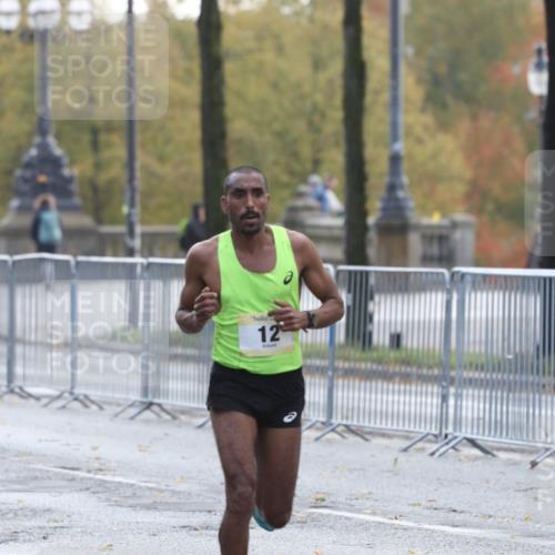 25.10.2026 - hella hamburg halbmarathon Antke Förster http://msf.ph/oto/10856044 25.10.2026 10:09:49 Lombardsbrücke 12 meine-sportfotos.de