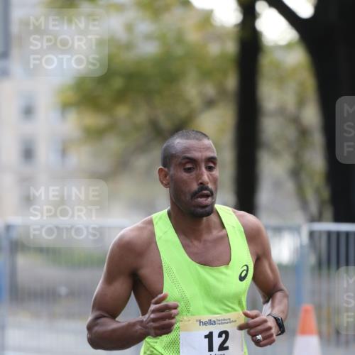 25.10.2026 - hella hamburg halbmarathon Antke Förster http://msf.ph/oto/10856054 25.10.2026 10:09:51 Lombardsbrücke 12 meine-sportfotos.de