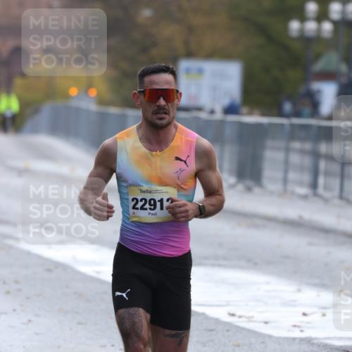25.10.2026 - hella hamburg halbmarathon Antke Förster http://msf.ph/oto/10856059 25.10.2026 10:10:24 Lombardsbrücke 22912 meine-sportfotos.de