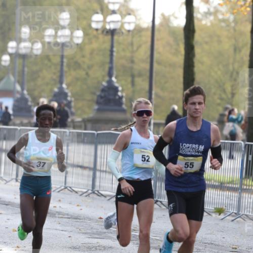 25.10.2026 - hella hamburg halbmarathon Antke Förster http://msf.ph/oto/10856106 25.10.2026 10:11:12 Lombardsbrücke 55, 52, 37 meine-sportfotos.de