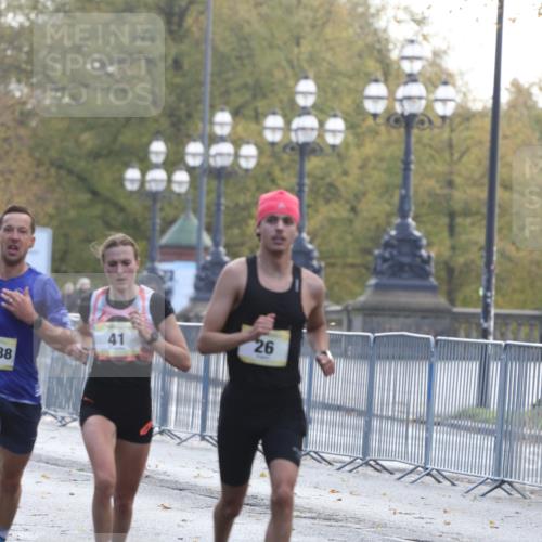 25.10.2026 - hella hamburg halbmarathon Antke Förster http://msf.ph/oto/10856192 25.10.2026 10:12:39 Lombardsbrücke 26, 41, 30088 meine-sportfotos.de