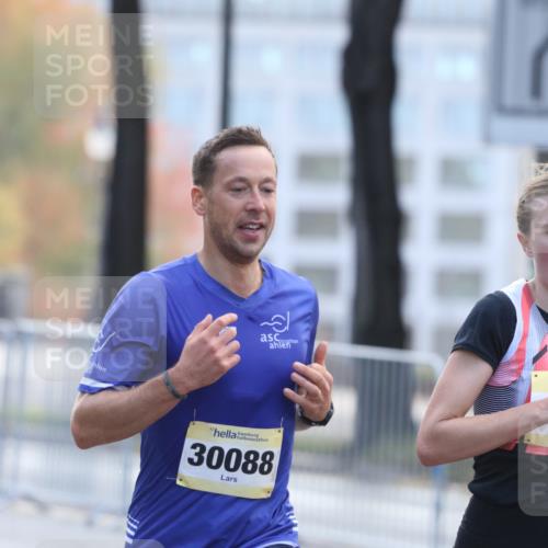25.10.2026 - hella hamburg halbmarathon Antke Förster http://msf.ph/oto/10856207 25.10.2026 10:12:43 Lombardsbrücke 26, 41, 30088 meine-sportfotos.de