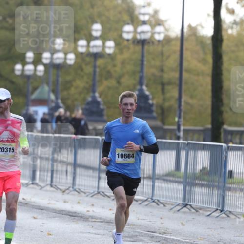 25.10.2026 - hella hamburg halbmarathon Antke Förster http://msf.ph/oto/10856210 25.10.2026 10:13:09 Lombardsbrücke 20315, 10664, 9319 meine-sportfotos.de