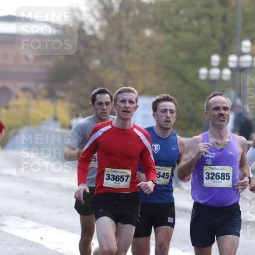 25.10.2026 - hella hamburg halbmarathon Antke Förster http://msf.ph/oto/10856243 25.10.2026 10:13:22 Lombardsbrücke 24545, 33968, 33657, 32685, 35590 meine-sportfotos.de