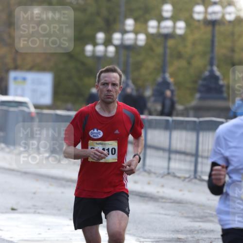 25.10.2026 - hella hamburg halbmarathon Antke Förster http://msf.ph/oto/10856264 25.10.2026 10:13:28 Lombardsbrücke 22616, 21410 meine-sportfotos.de