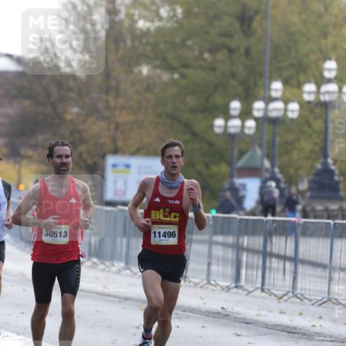 25.10.2026 - hella hamburg halbmarathon Antke Förster http://msf.ph/oto/10856294 25.10.2026 10:13:58 Lombardsbrücke 11496, 30513, 43, 51 meine-sportfotos.de