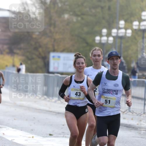 25.10.2026 - hella hamburg halbmarathon Antke Förster http://msf.ph/oto/10856312 25.10.2026 10:14:01 Lombardsbrücke 11496, 30513, 43, 51, 42 meine-sportfotos.de