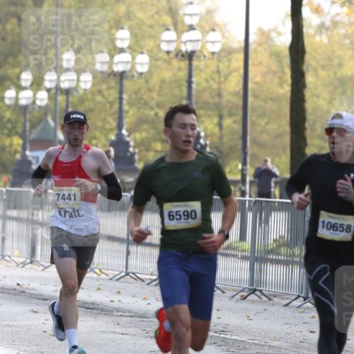 25.10.2026 - hella hamburg halbmarathon Antke Förster http://msf.ph/oto/10856423 25.10.2026 10:14:45 Lombardsbrücke 10658, 6590, 7441 meine-sportfotos.de
