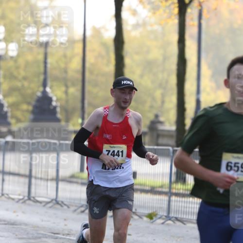 25.10.2026 - hella hamburg halbmarathon Antke Förster http://msf.ph/oto/10856432 25.10.2026 10:14:47 Lombardsbrücke 10658, 6590, 7441 meine-sportfotos.de
