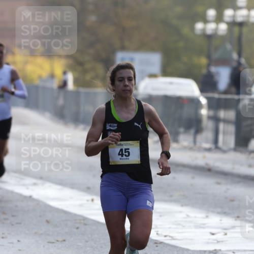 25.10.2026 - hella hamburg halbmarathon Antke Förster http://msf.ph/oto/10856440 25.10.2026 10:14:58 Lombardsbrücke 45, 30002, 31330, 35254, 9804 meine-sportfotos.de
