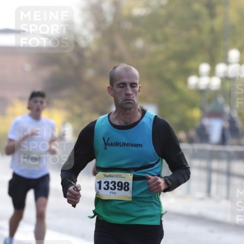 25.10.2026 - hella hamburg halbmarathon Antke Förster http://msf.ph/oto/10856468 25.10.2026 10:15:08 Lombardsbrücke 13398, 36367, 22899 meine-sportfotos.de