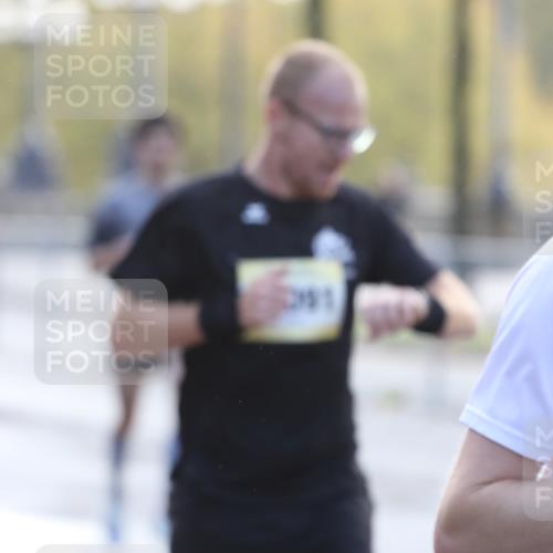 25.10.2026 - hella hamburg halbmarathon Antke Förster http://msf.ph/oto/10856534 25.10.2026 10:15:30 Lombardsbrücke 21386, 32091, 18941, 32679 meine-sportfotos.de