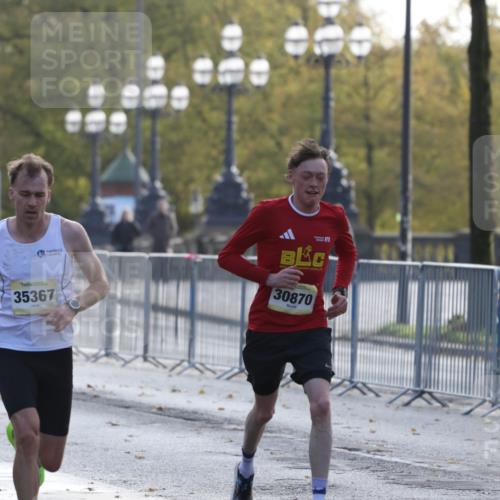 25.10.2026 - hella hamburg halbmarathon Antke Förster http://msf.ph/oto/10856547 25.10.2026 10:15:35 Lombardsbrücke 19706, 35367, 20045, 2997, 30870, 21479, 35006, 15218, 15879, 30034 meine-sportfotos.de