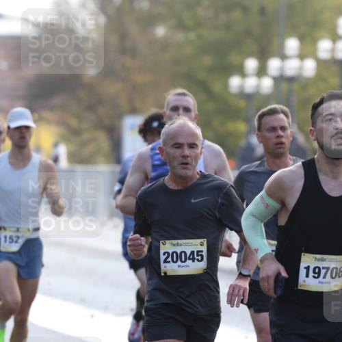 25.10.2026 - hella hamburg halbmarathon Antke Förster http://msf.ph/oto/10856560 25.10.2026 10:15:38 Lombardsbrücke 19706, 35367, 20045, 2997, 30870, 21479, 35006, 15218, 15879, 30034, 24366 meine-sportfotos.de