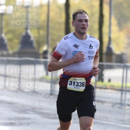 25.10.2026 - hella hamburg halbmarathon Antke Förster http://msf.ph/oto/10856634 25.10.2026 10:16:00 Lombardsbrücke 31336 meine-sportfotos.de