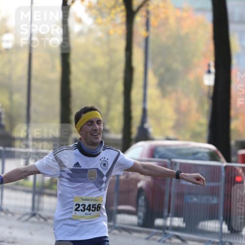 25.10.2026 - hella hamburg halbmarathon Antke Förster http://msf.ph/oto/10856698 25.10.2026 10:16:30 Lombardsbrücke 23456, 36317 meine-sportfotos.de