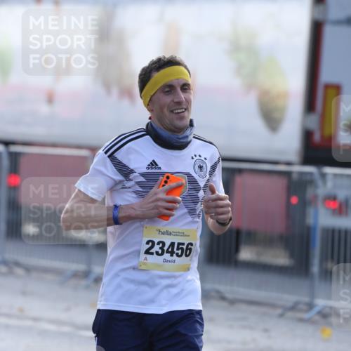 25.10.2026 - hella hamburg halbmarathon Antke Förster http://msf.ph/oto/10856702 25.10.2026 10:16:31 Lombardsbrücke 23456, 36317 meine-sportfotos.de